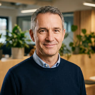 James Mitchell, chef de la direction chez Aube Comptérine, photo de profil