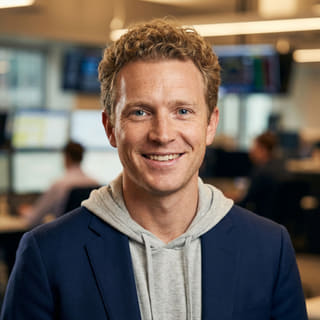 Ryan Brooks, analyste principal en trading chez Aube Comptérine, photo de profil
