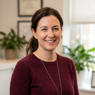 Laura Bennett, responsable des normes de plateforme chez Aube Comptérine, photo de profil